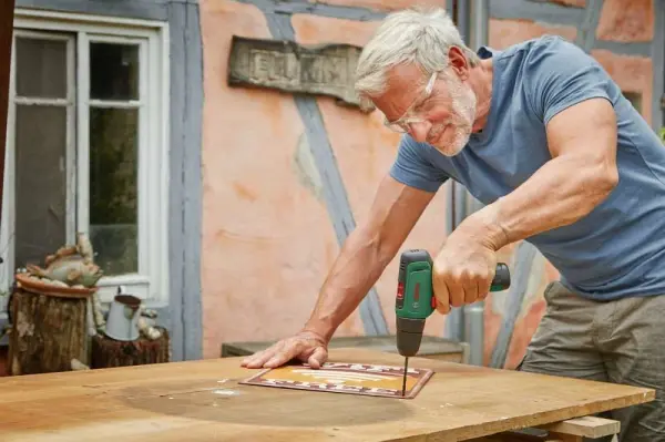 Bosch EasyDrill 1200 Akülü Delme Vidalama Makinesi + GAL 1210 CV + Aksesuar Seti (Çift Akülü)
